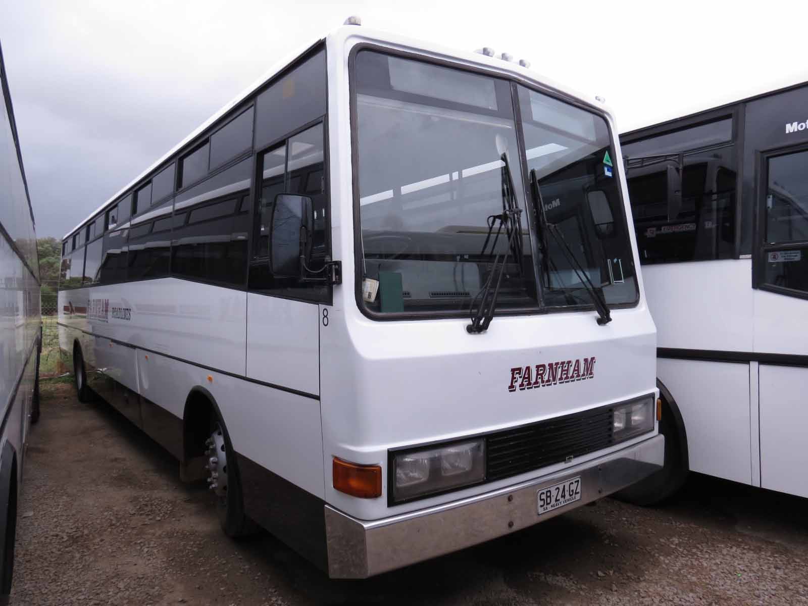 Farnham Roadlines Isuzu P&D 8